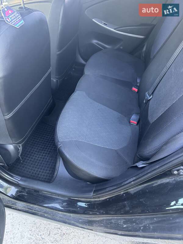 Хэтчбек Hyundai Accent 2013 в Днепре фото 6 Хэтчбек Hyundai Accent 2013 в Днепре