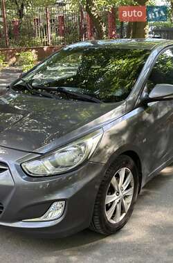 Седан Hyundai Accent 2012 в 