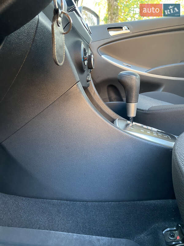 Седан Hyundai Accent 2011 в Мукачево