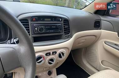 Седан Hyundai Accent 2010 в 