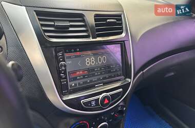 Седан Hyundai Accent 2011 в 