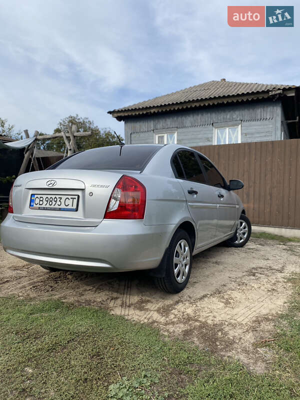 Седан Hyundai Accent 2008 в Конотопе