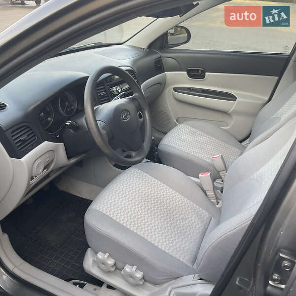 Седан Hyundai Accent 2010 в Львове