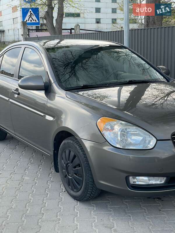 Седан Hyundai Accent 2010 в Львове