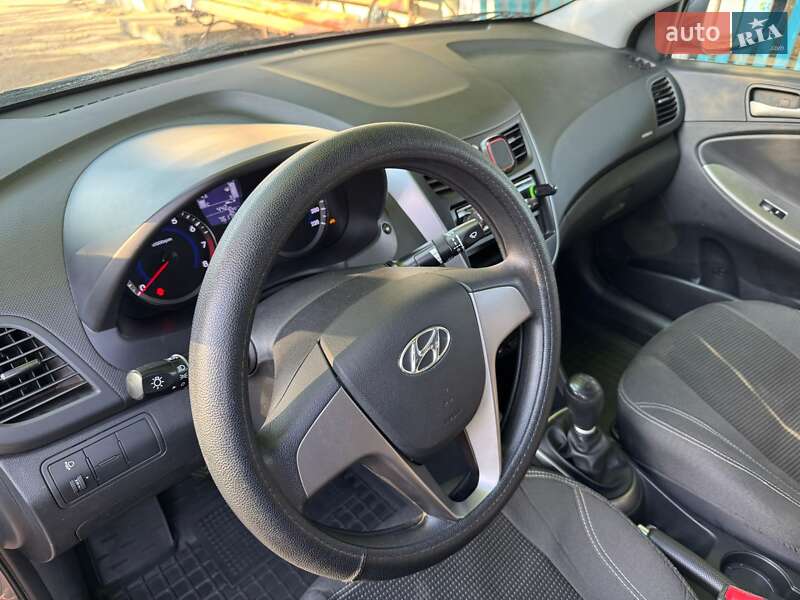 Седан Hyundai Accent 2016 в Николаеве