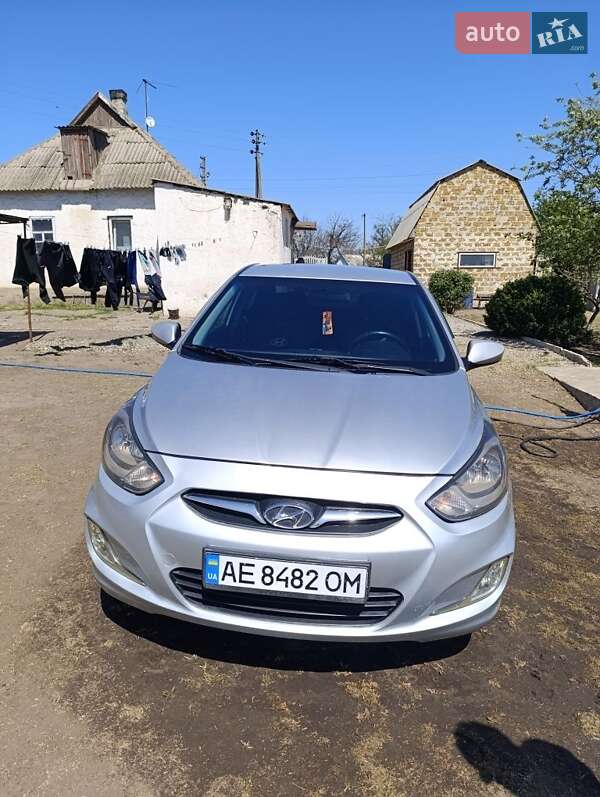 Hyundai Accent 2011