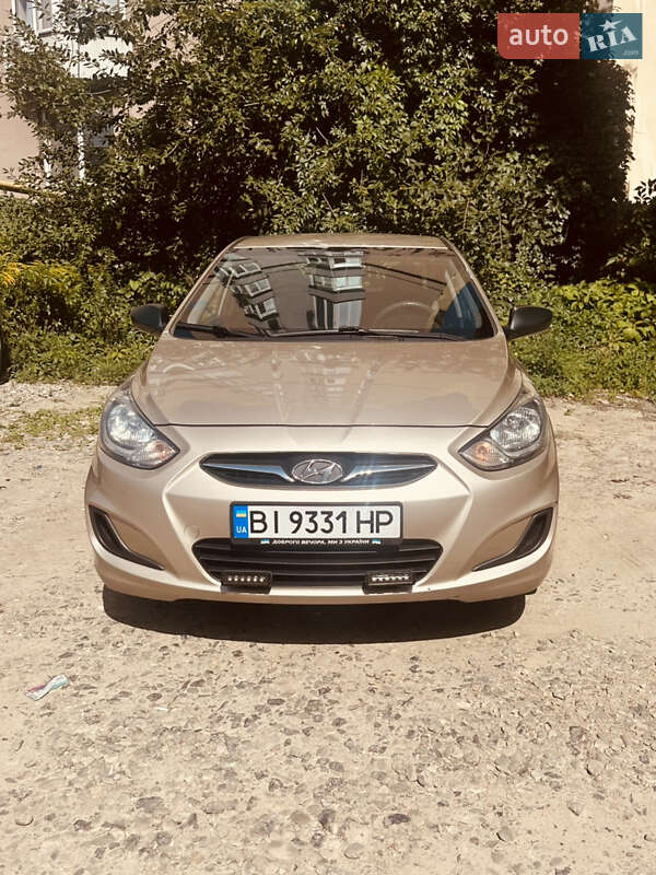 Седан Hyundai Accent 2012 в Ивано-Франковске фото Седан Hyundai Accent 2012 в Ивано-Франковске