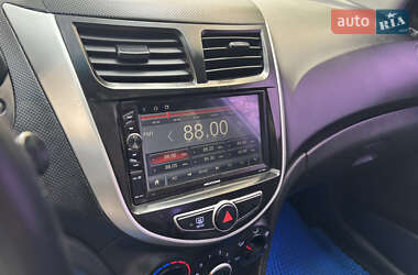 Седан Hyundai Accent 2011 в 