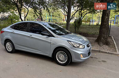 Седан Hyundai Accent 2011 в 