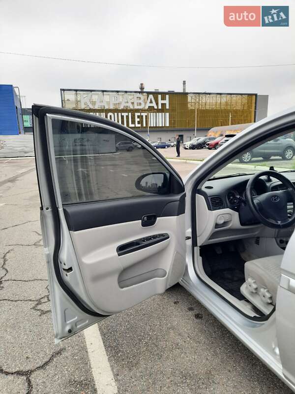 Седан Hyundai Accent 2008 в Киеве