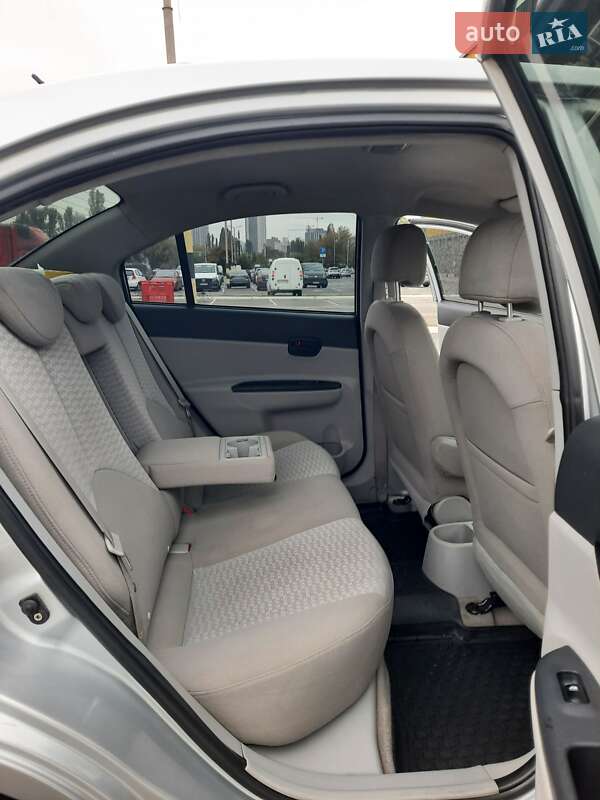 Седан Hyundai Accent 2008 в Киеве