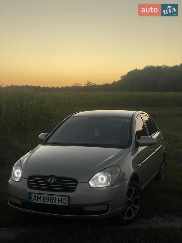 Седан Hyundai Accent 2008 в Попельне