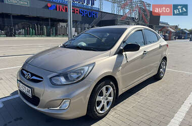 Седан Hyundai Accent 2011 в Первомайске