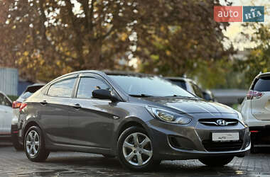 Седан Hyundai Accent 2011 в 