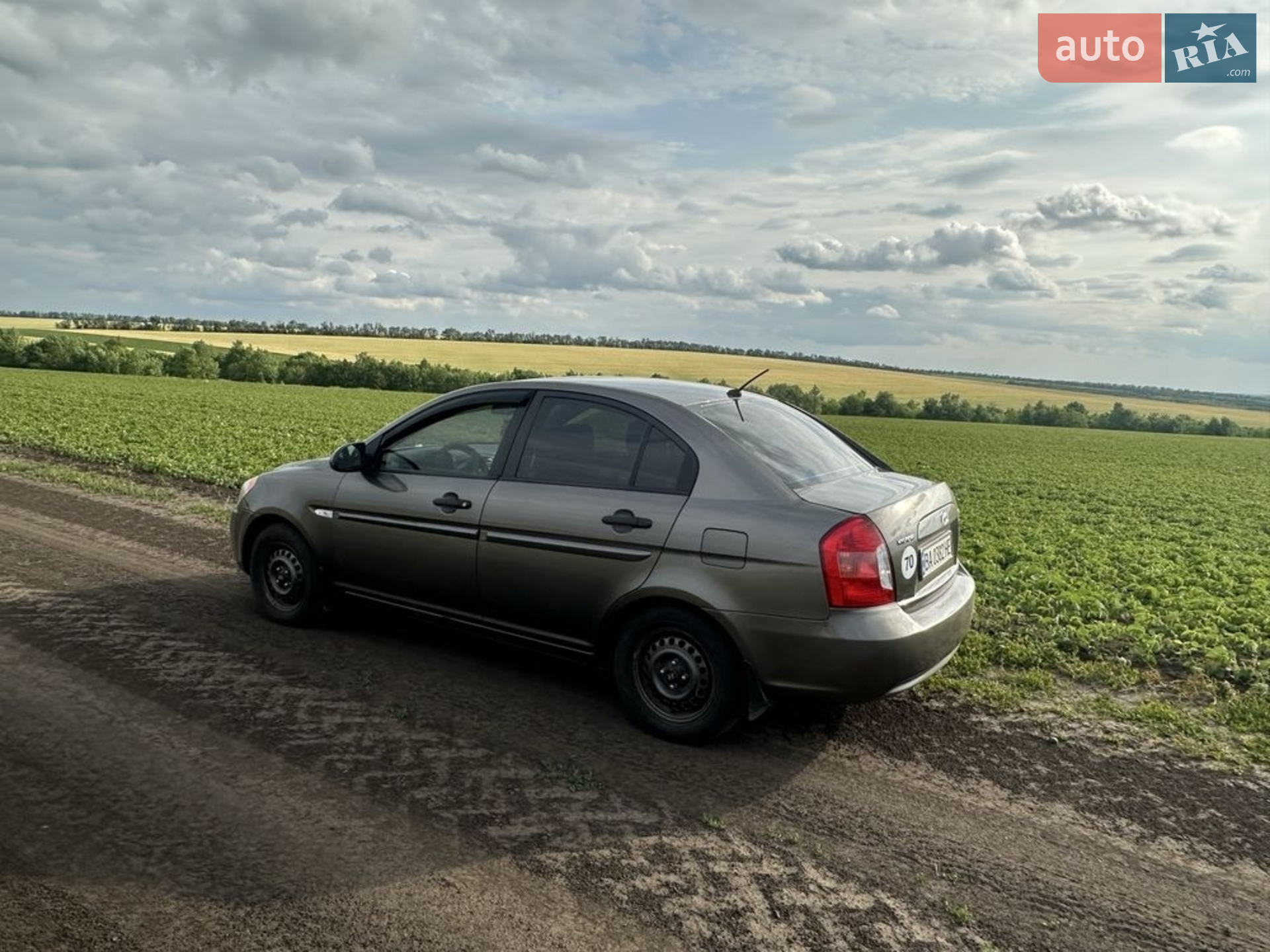 2010 Hyundai Accent - мініатюра 3