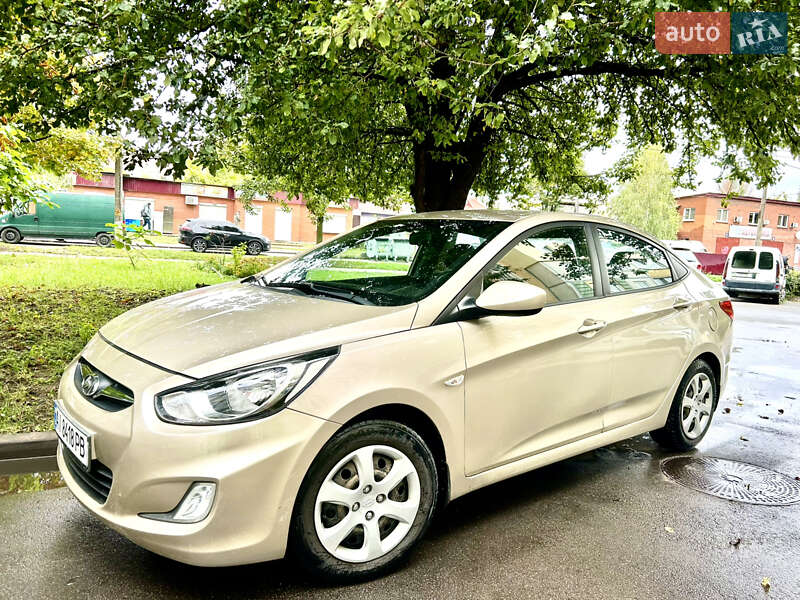 Седан Hyundai Accent 2011 в 
