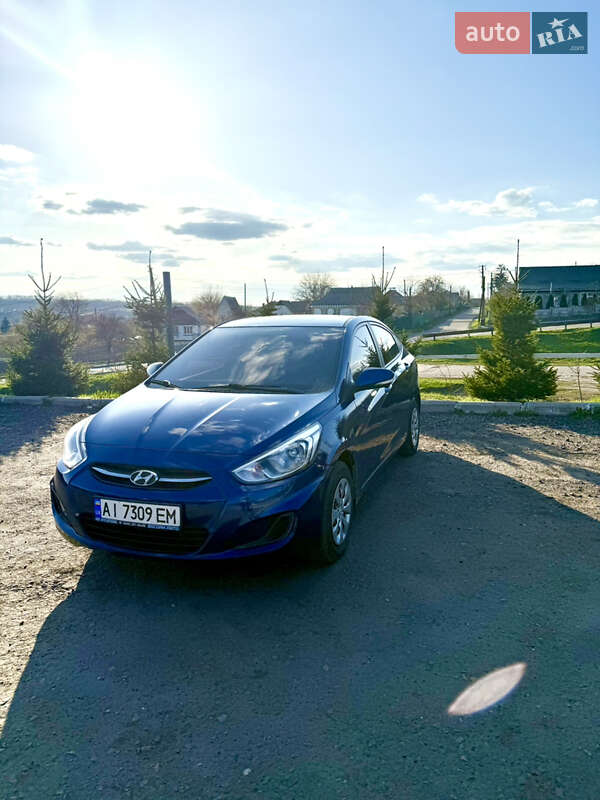 Hyundai Accent 2015