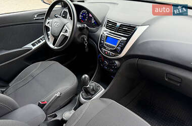 Седан Hyundai Accent 2011 в 
