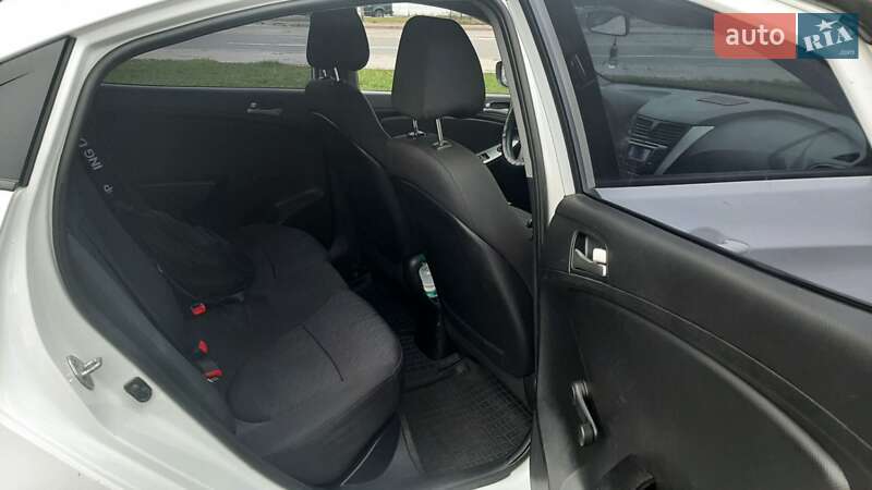 Седан Hyundai Accent 2018 в Києві фото 10 Седан Hyundai Accent 2018 в Києві