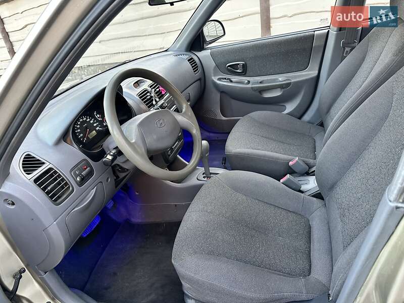 Седан Hyundai Accent 2002 в Черновцах
