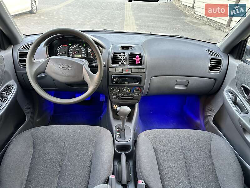 Седан Hyundai Accent 2002 в Черновцах