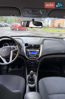 Седан Hyundai Accent 2013 в 
