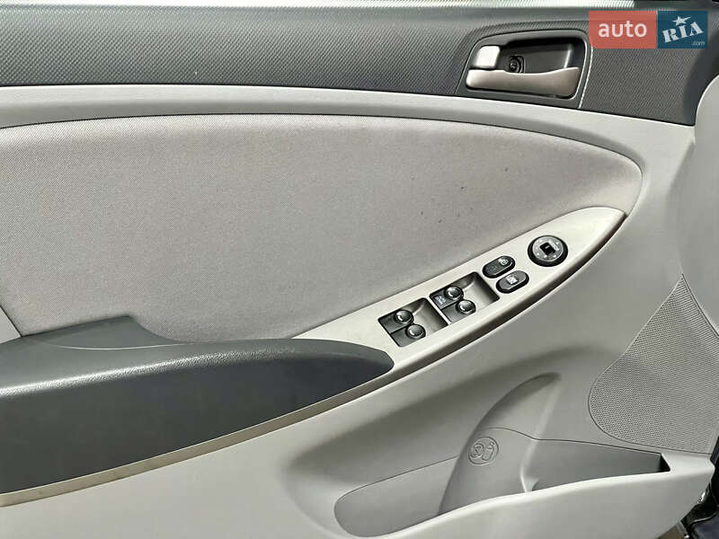 Седан Hyundai Accent 2016 в Киеве фото 12 Седан Hyundai Accent 2016 в Киеве