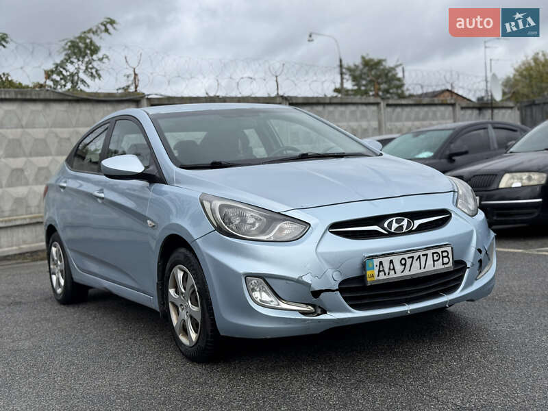Седан Hyundai Accent 2012 в Киеве