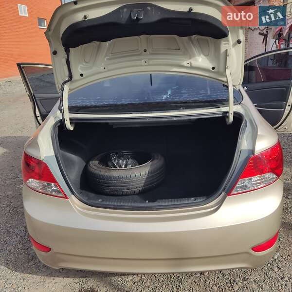 Седан Hyundai Accent 2012 в Сумах фото 6 Седан Hyundai Accent 2012 в Сумах