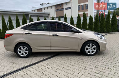 Седан Hyundai Accent 2013 в 