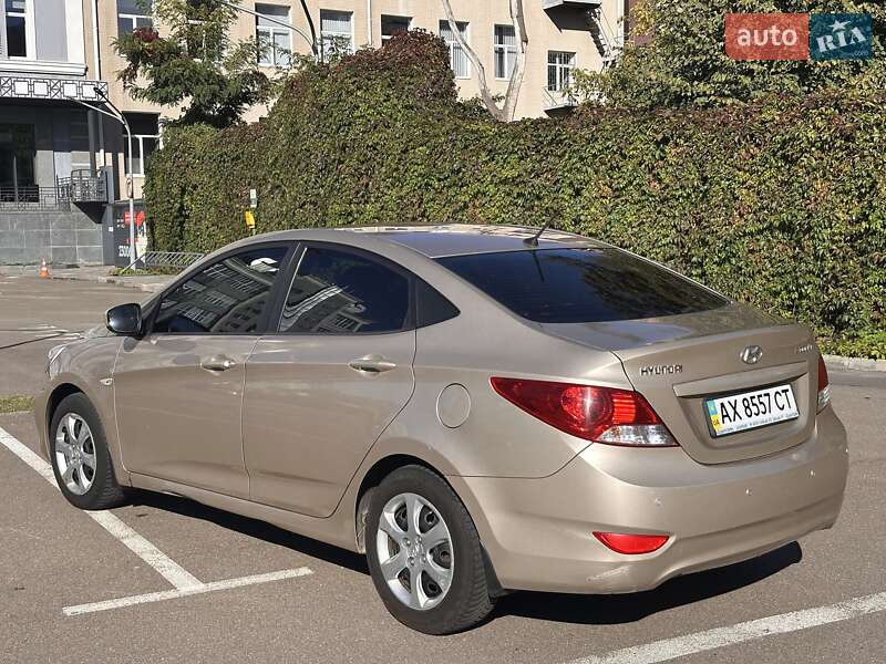Седан Hyundai Accent 2012 в Киеве