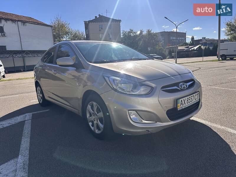 Седан Hyundai Accent 2012 в Киеве