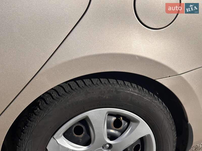 Седан Hyundai Accent 2012 в Киеве