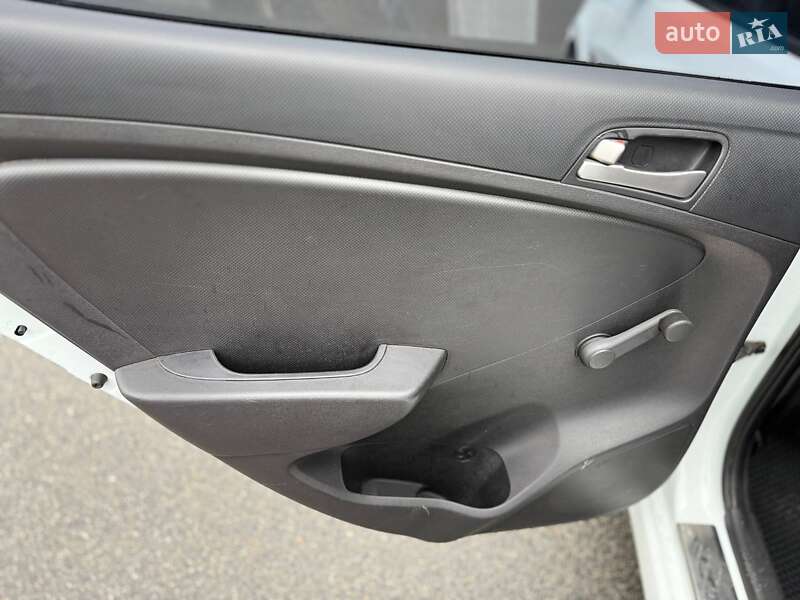 Седан Hyundai Accent 2016 в Киеве