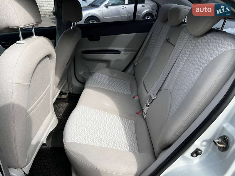 Седан Hyundai Accent 2007 в Днепре