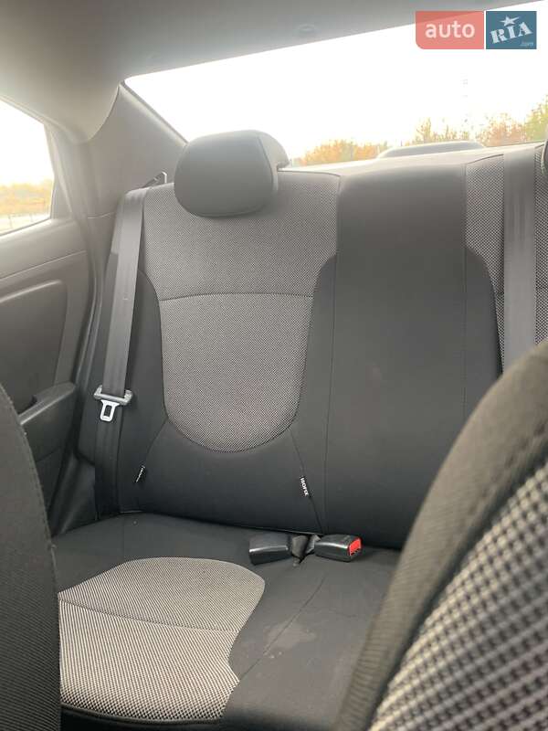 Седан Hyundai Accent 2011 в Ровно фото 10 Седан Hyundai Accent 2011 в Ровно