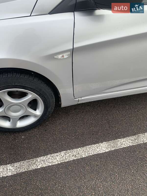 Седан Hyundai Accent 2011 в Ровно фото 12 Седан Hyundai Accent 2011 в Ровно