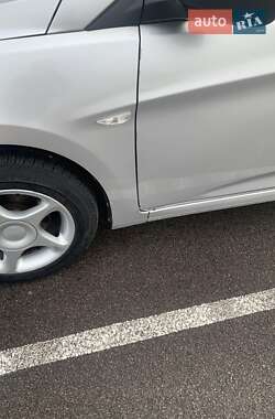 Седан Hyundai Accent 2011 в 