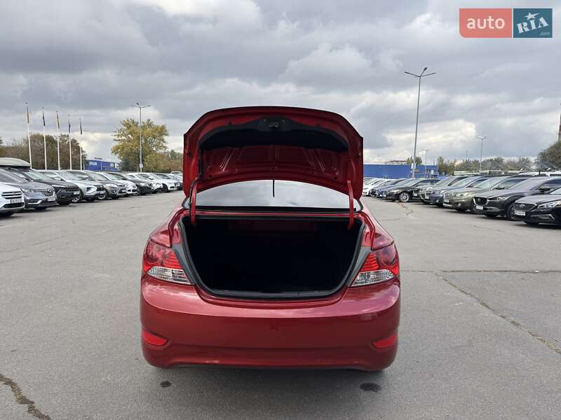 Седан Hyundai Accent 2011 в Днепре