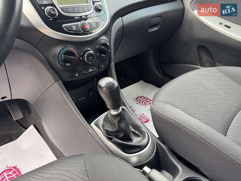 Седан Hyundai Accent 2011 в Днепре
