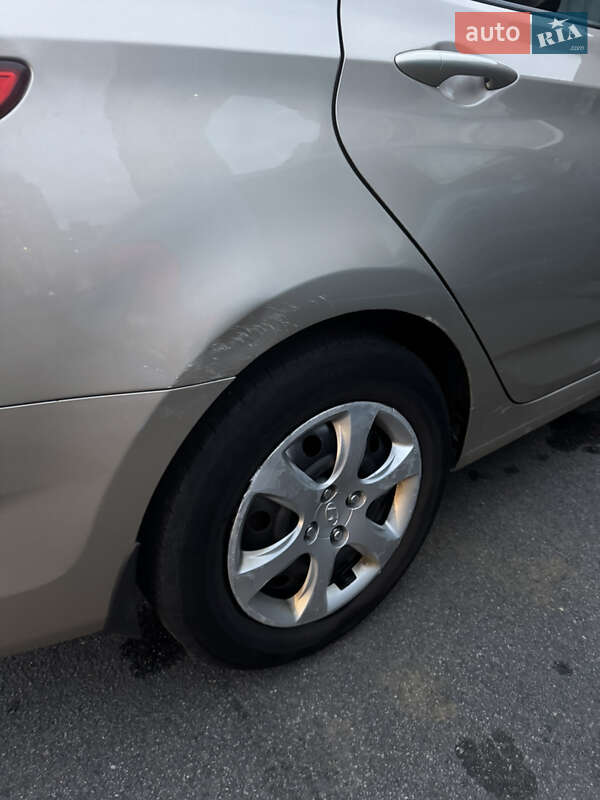 Седан Hyundai Accent 2012 в Киеве