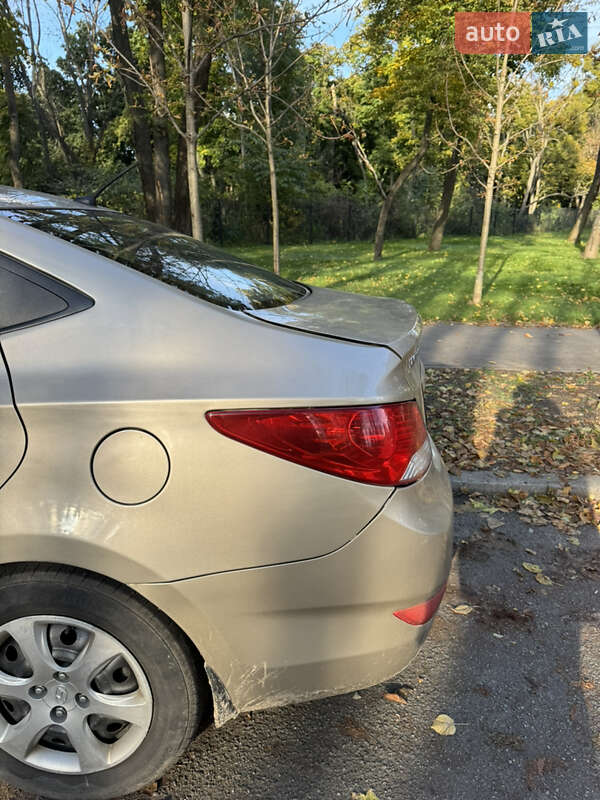 Седан Hyundai Accent 2012 в Киеве