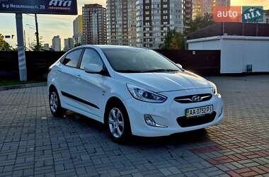 Седан Hyundai Accent 2013 в 