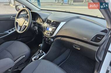 Седан Hyundai Accent 2013 в 