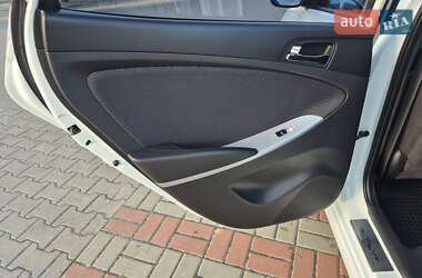 Седан Hyundai Accent 2013 в 