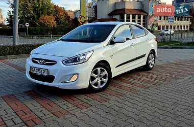 Седан Hyundai Accent 2013 в 