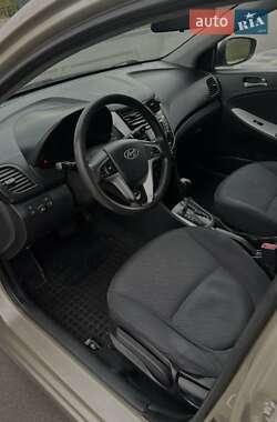 Седан Hyundai Accent 2011 в 