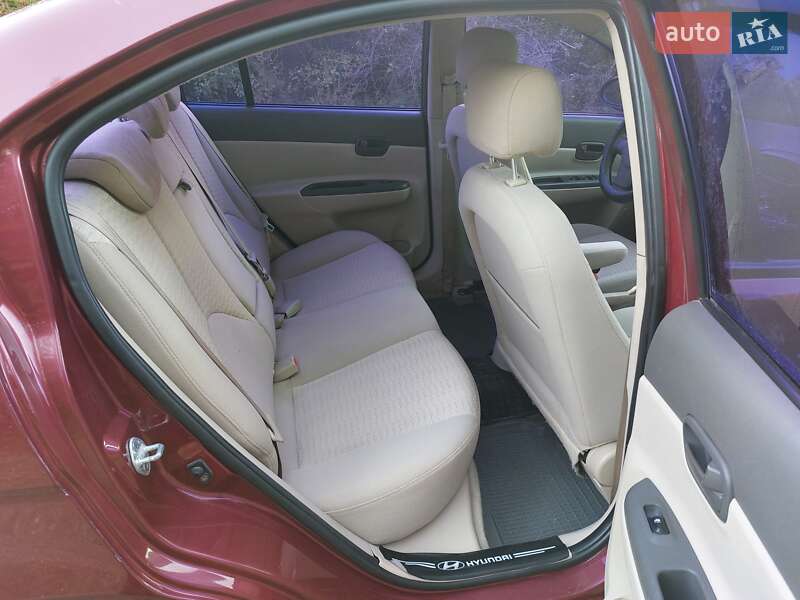 Седан Hyundai Accent 2008 в Кицмани фото 48 Седан Hyundai Accent 2008 в Кицмани