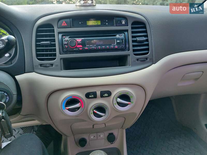Седан Hyundai Accent 2008 в Кицмани фото 62 Седан Hyundai Accent 2008 в Кицмани