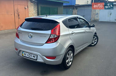 Хэтчбек Hyundai Accent 2012 в 